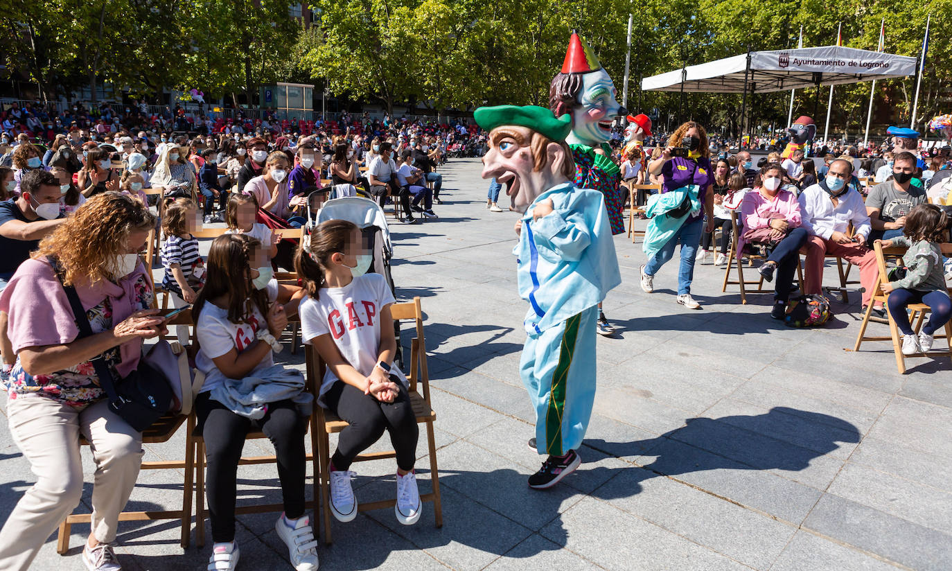 Fotos: Los Gigantes y cabezudos reaparecen en Logroño