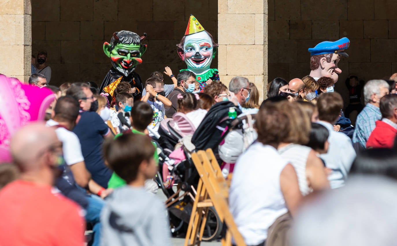 Fotos: Los Gigantes y cabezudos reaparecen en Logroño