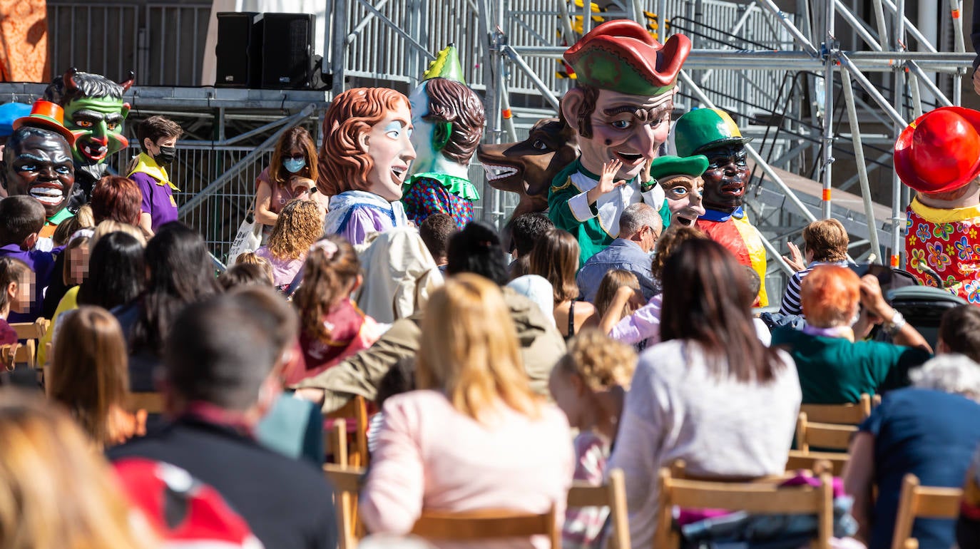 Fotos: Los Gigantes y cabezudos reaparecen en Logroño