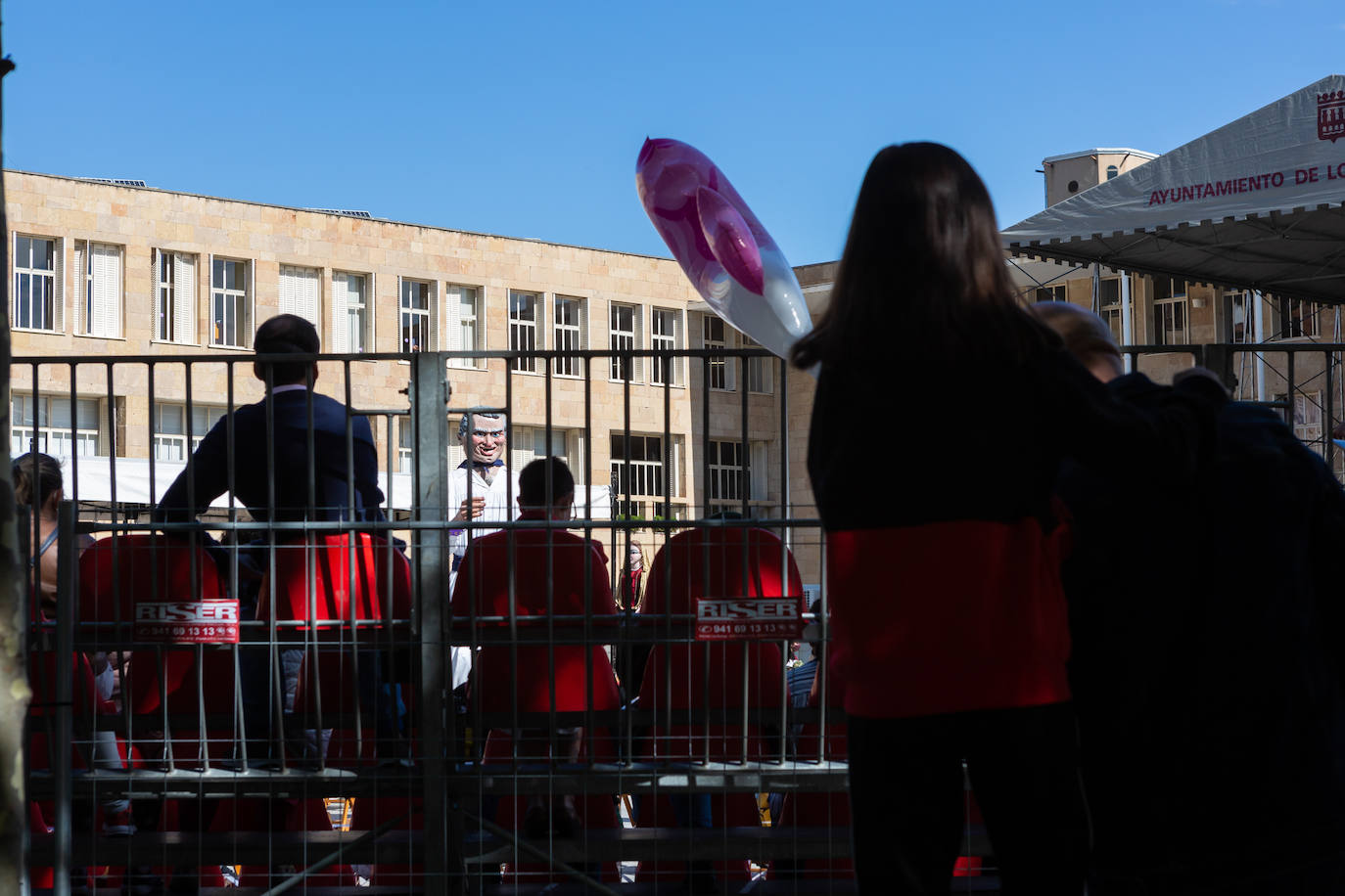 Fotos: Los Gigantes y cabezudos reaparecen en Logroño