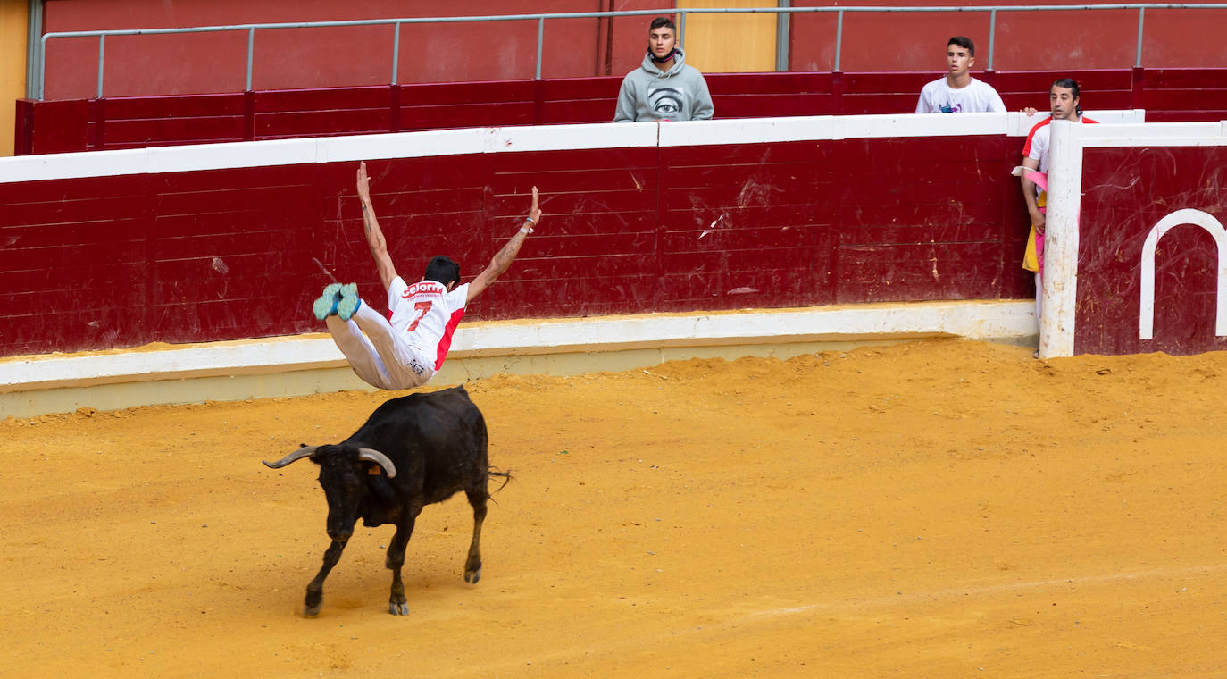 Fotos: Promesas de las acrobacias en La Ribera