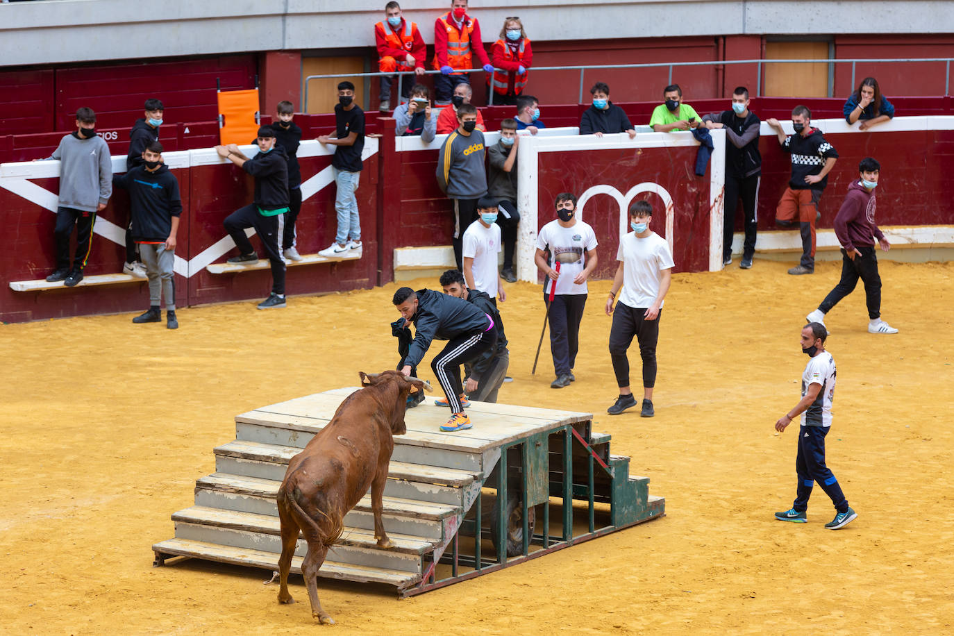 Fotos: Promesas de las acrobacias en La Ribera