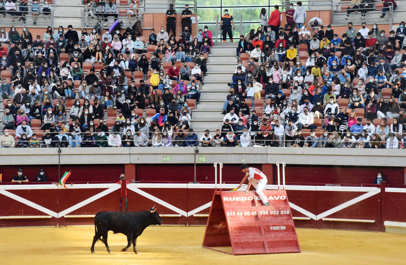 Fotos: Viernes de vaquillas en La Ribera