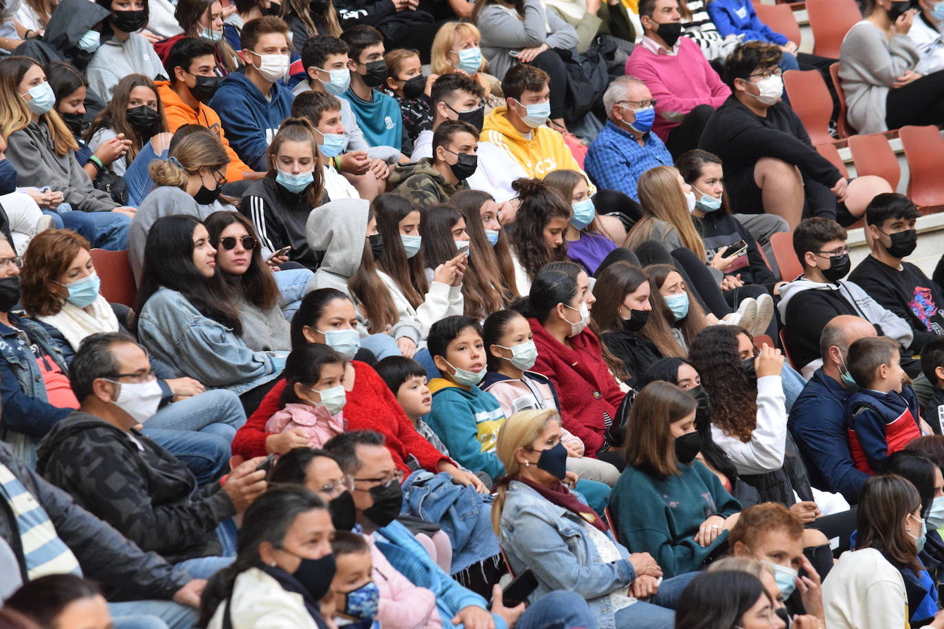 Fotos: Viernes de vaquillas en La Ribera