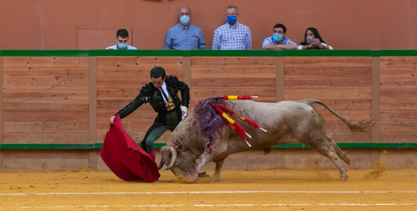 Diego Ventura corta cuatro orejas en la localidad riojabajeña