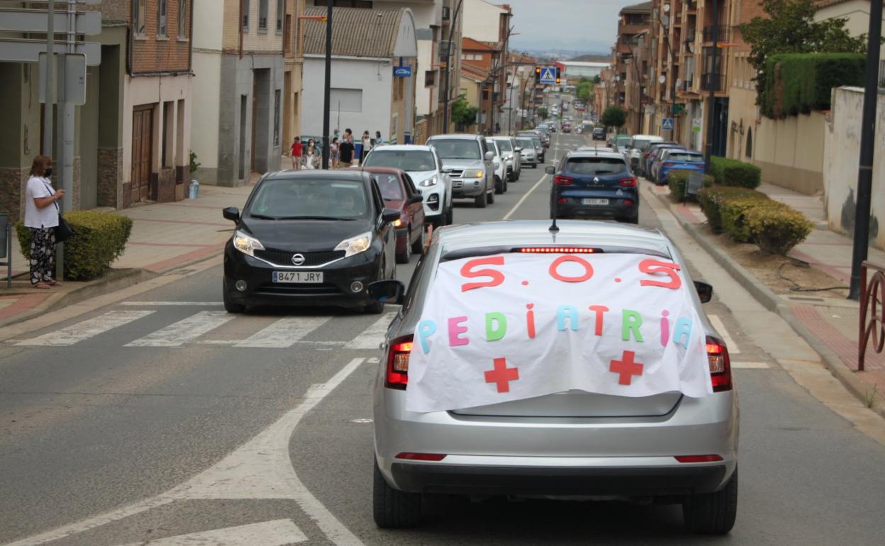 Imagen de la manifestación en vehículos del pasado junio, una de las acciones reivindicativas convocadas por la Plataforma Muévete Alfaro. 