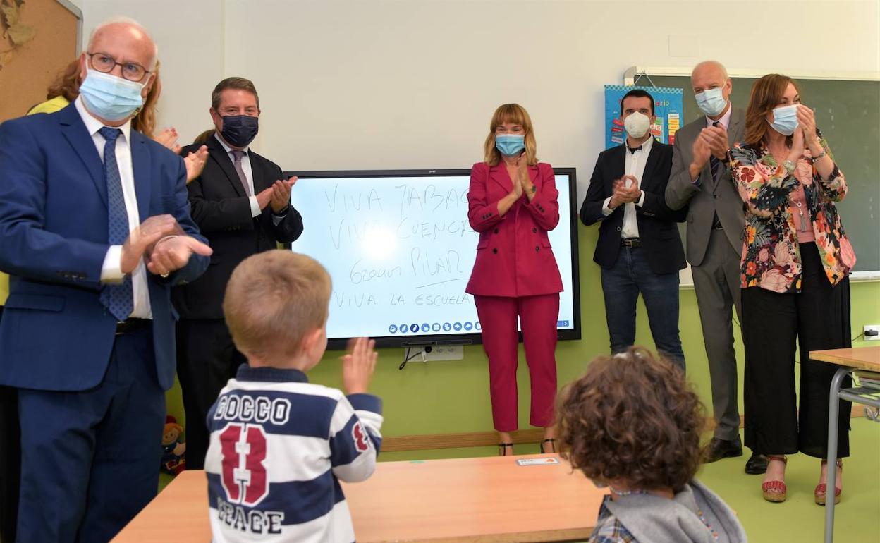 La apertura del colegio en Jábaga.