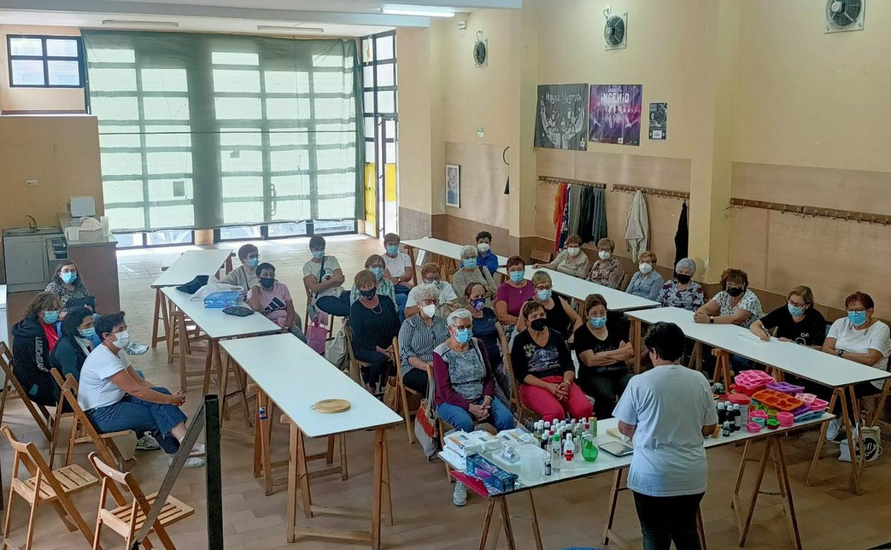 Taller de jabón de glicerina en Cornago. 