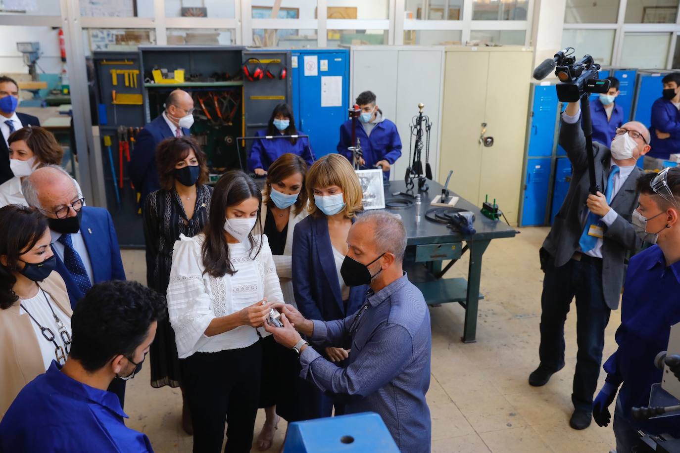 La reina Letizia ha visitado Haro para inaugurar el curso académico 2021/22 de Formación Profesional en el IES Ciudad de Haro. 