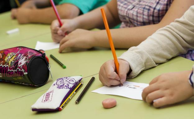 La ley de acompañamiento de los presupuestos retirará a los profesores la condición de 'autoridad'