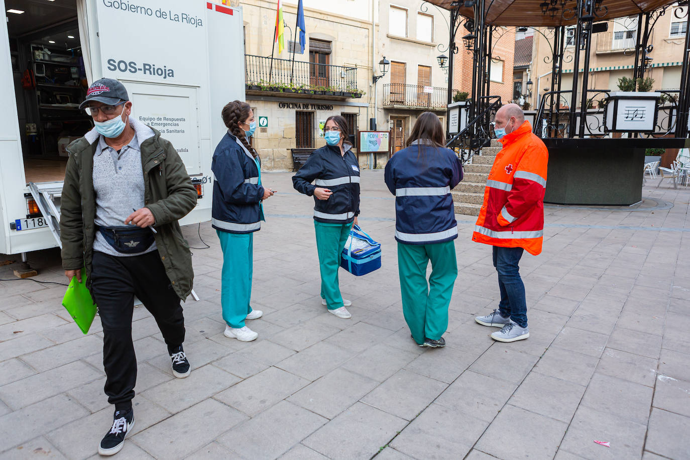 Fotos: La Rioja busca la vacunación de 8.000 riojanos en 20 municipios en el punto itinerante