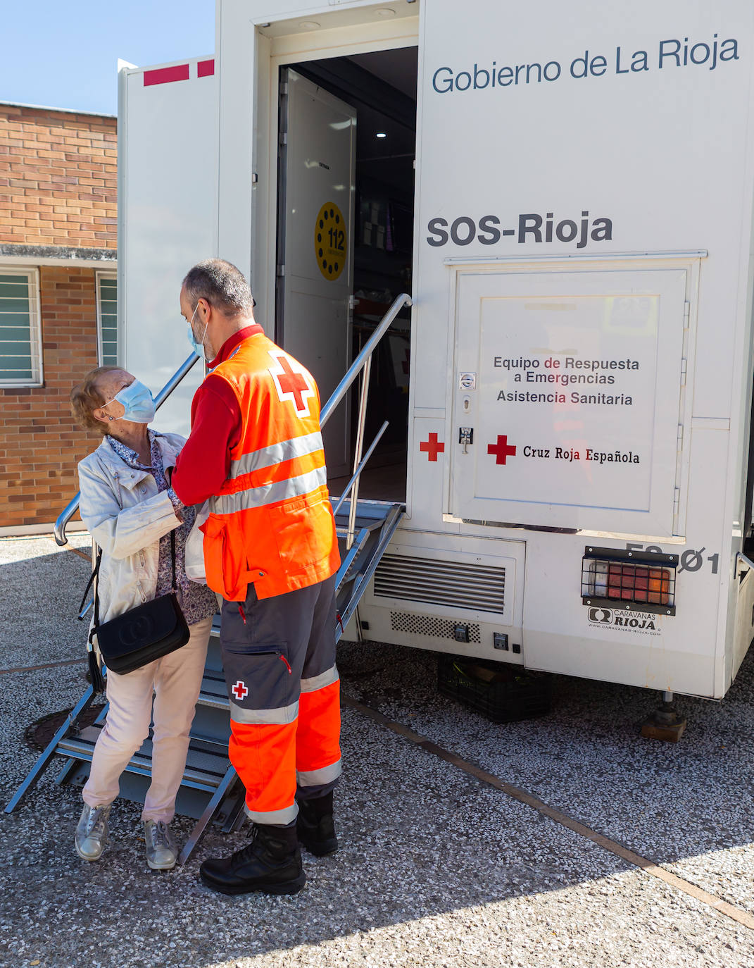 Fotos: La Rioja busca la vacunación de 8.000 riojanos en 20 municipios en el punto itinerante