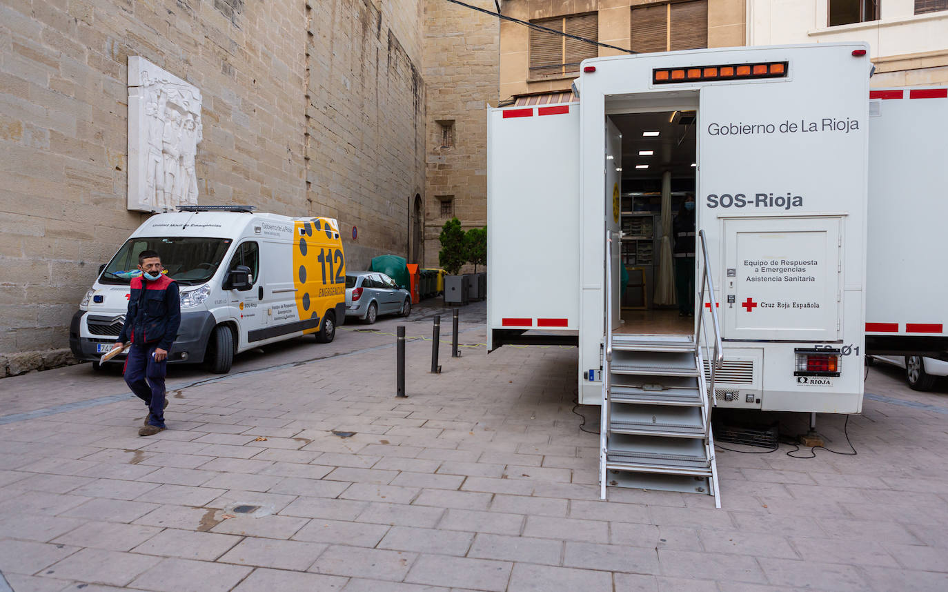 Fotos: La Rioja busca la vacunación de 8.000 riojanos en 20 municipios en el punto itinerante