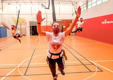 Imagen secundaria 1 - El Bungee Workout se estrena en la oferta de Logroño Deporte