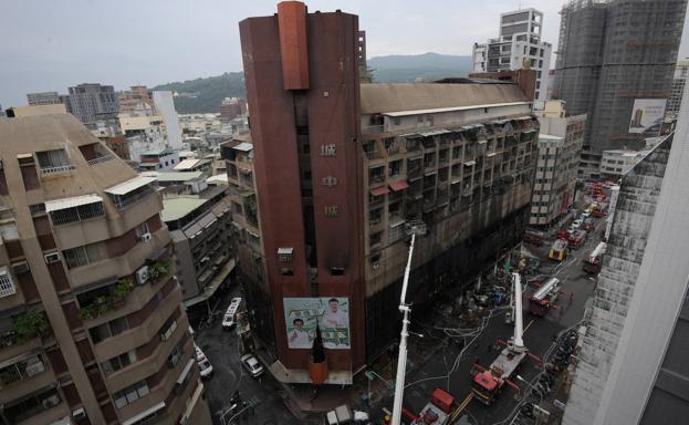 Edificio de Kaohsiung (Taiwán), donde murieron 46 personas en un incendio.