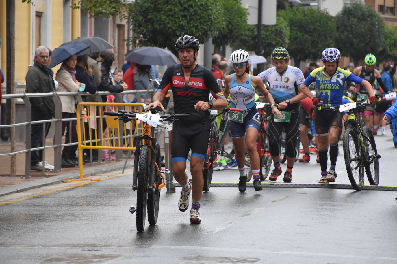 El séptimo duatlón cross de Rincón de Soto contó este domingo con 152 participantes, 92 en individual y 60 en pareja.