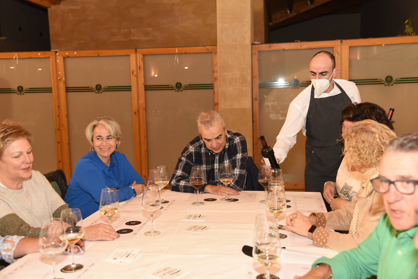 Los participantes en el torneo Finca de los Arandinos de la Liga de Golf y Vino, organizado por lomejordelvinoerioja.com, disfrutaron de los vinos de la bodega tras la jornada de juego.