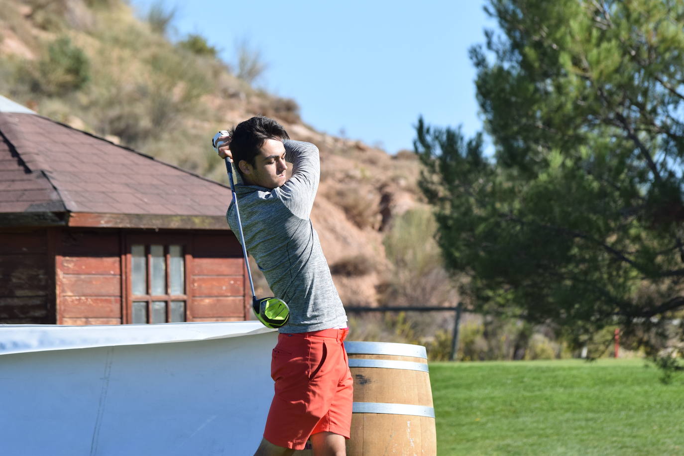 Los participantes en el torneo Bodegas Finca de los Arandinos de la Liga de Golf y Vino, organizado por lomejordelvinoerioja.com, disfrutaron de un gran día de juego en El Campo de Logroño.