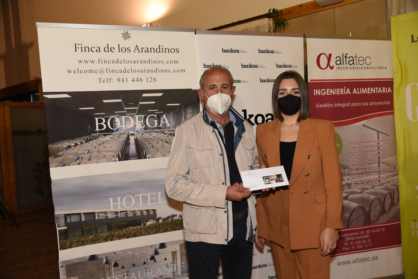 Los ganadores del torneo Bodegas Finca de los Arandinos de la Liga de Golf y Vino, organizado por lomejordelvinoerioja.com, recibieron sus premios.