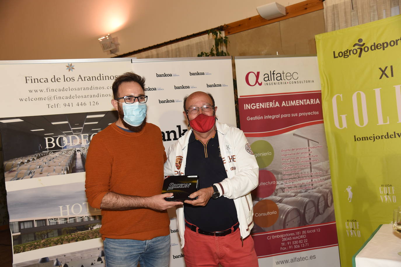 Los ganadores del torneo Bodegas Finca de los Arandinos de la Liga de Golf y Vino, organizado por lomejordelvinoerioja.com, recibieron sus premios.