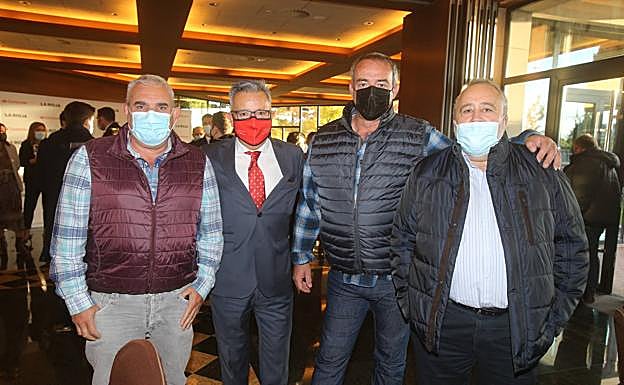 Imagen principal - Hita refuerza el papel que la nueva PAC jugará como dinamizadora del sector agrario y del medio rural