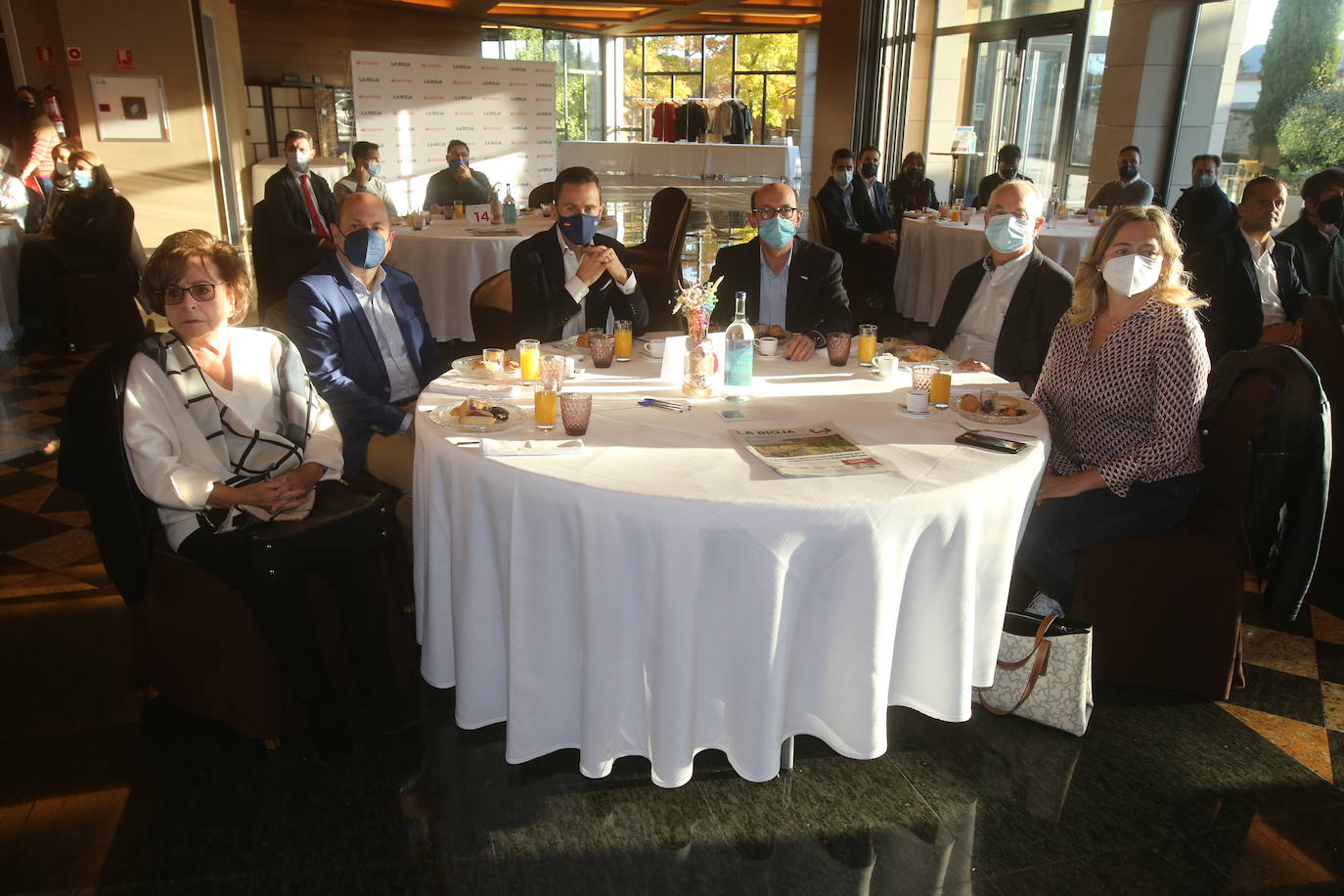 Fotos: Hita expone la política agraria regional en el Foro Agro Santander