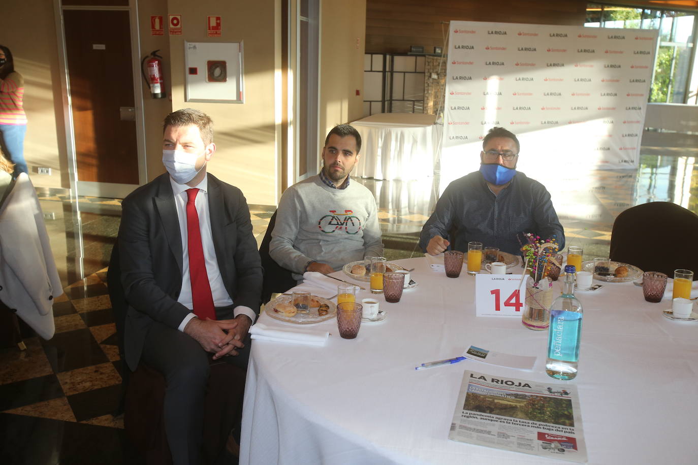 Fotos: Hita expone la política agraria regional en el Foro Agro Santander