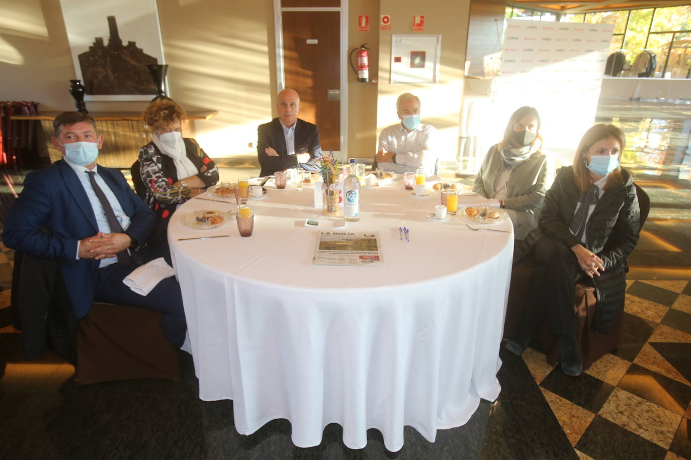 Fotos: Hita expone la política agraria regional en el Foro Agro Santander