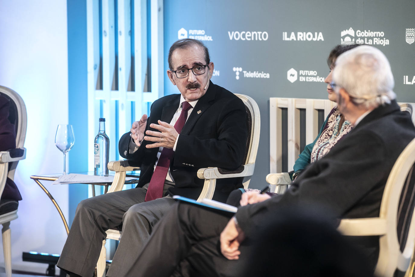 Mesa redonda 'Los grandes desafíos Universitarios en el s.XXI'