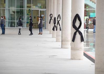 Imagen secundaria 1 - «Hace dos semanas intentó llevarse a mi hija del parque»