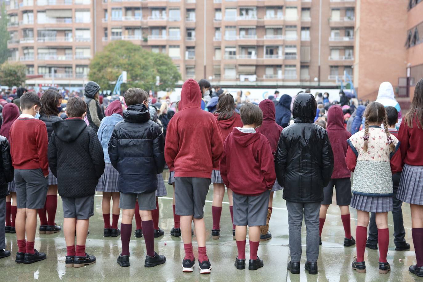 La comunidad educativa del colegio Sagrado Corazón (Jesuitas), donde estudiaba el pequeño asesinado, ha guardado un minuto de silencio