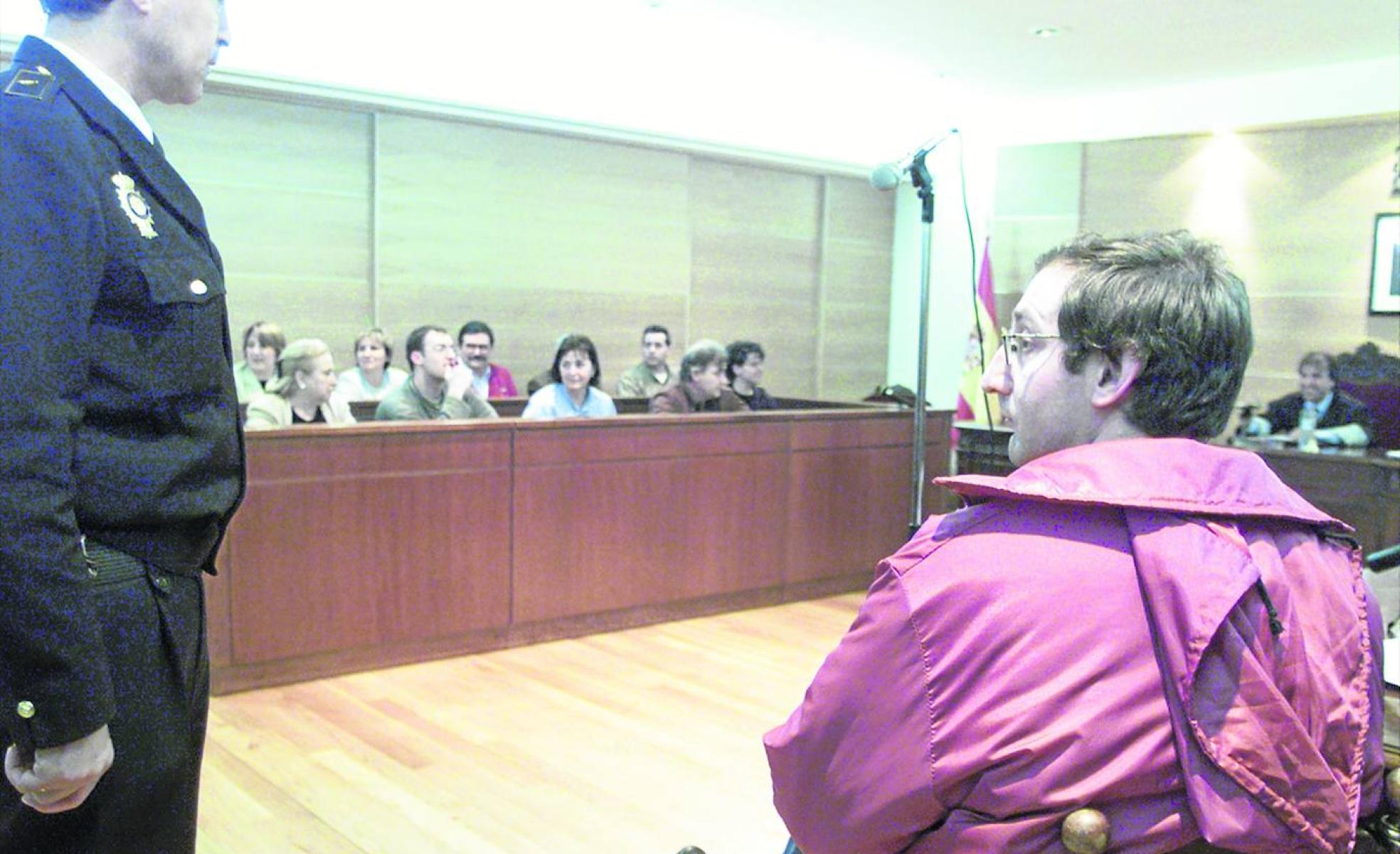 La sesión que se celebró en la sala de vistas del antiguo Palacio de Justicia de Bretón de los Herreros. 