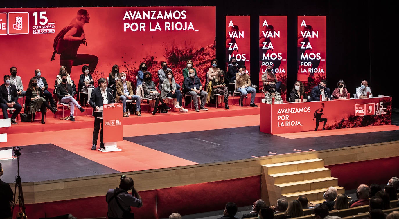 La cita zanja la bicefalia del partido dejando todo el poder en manos de Andreu