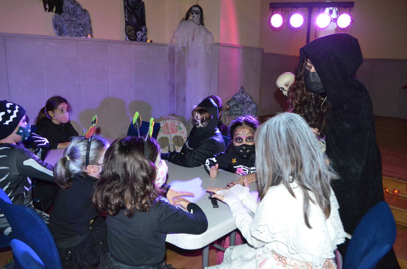 Fotos: Fiesta de Halloween en la Ermita de la Concepción en Calahorra