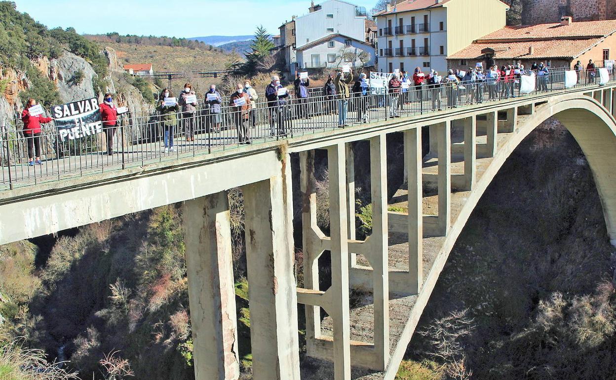 El puente de Ortigosa, declarado Bien de Interés Cultural con categoría de monumento