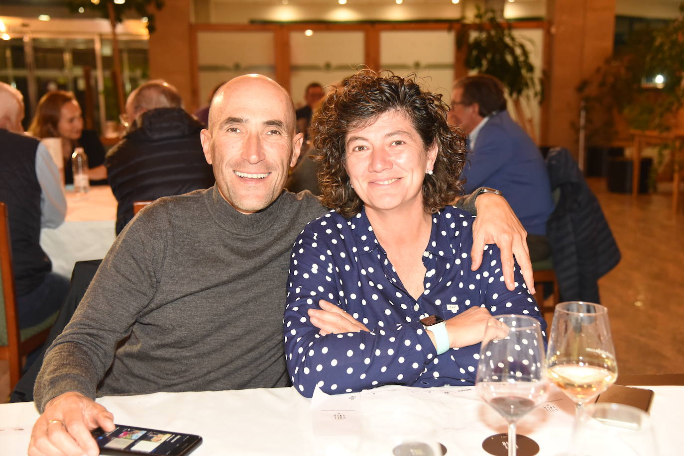 Los participantes en el torneo Finca Valpiedra, de la Liga de Golf y Vino, disfrutaron de la cata de dos caldos de Finca Valpiedra.