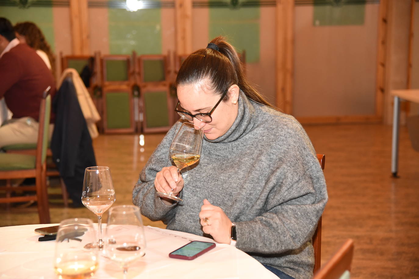 Los participantes en el torneo Finca Valpiedra, de la Liga de Golf y Vino, disfrutaron de la cata de dos caldos de Finca Valpiedra.