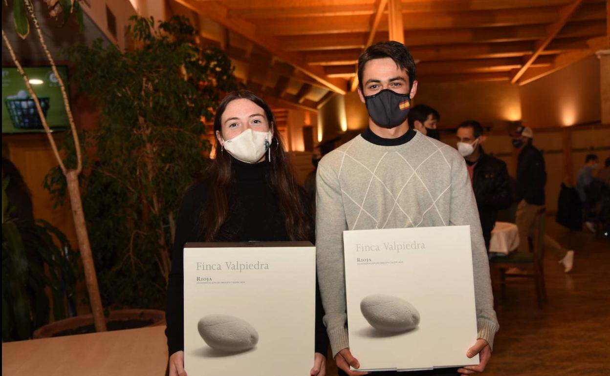 Moisés Herrero y Daniel Martinez-Losa | Ainhoa y Jon Ander Gurrutxaga con sus premios. 