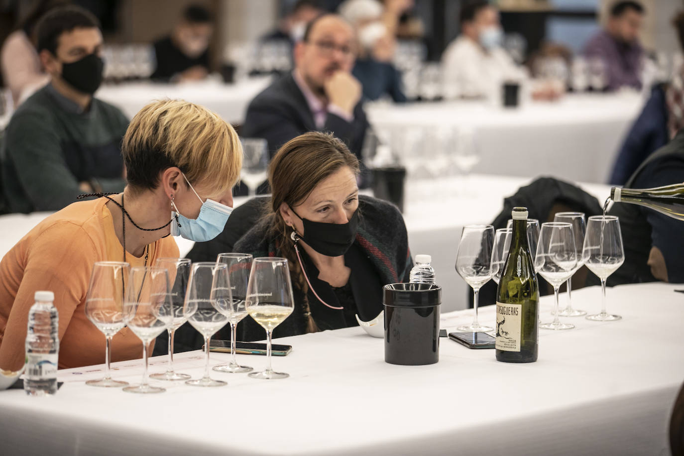 Janire Moraza presentó para el club de catas de lomejordelvinoderioja.com una buena muestra de la colección de vinos de la bodega familiar de San Vicente. 