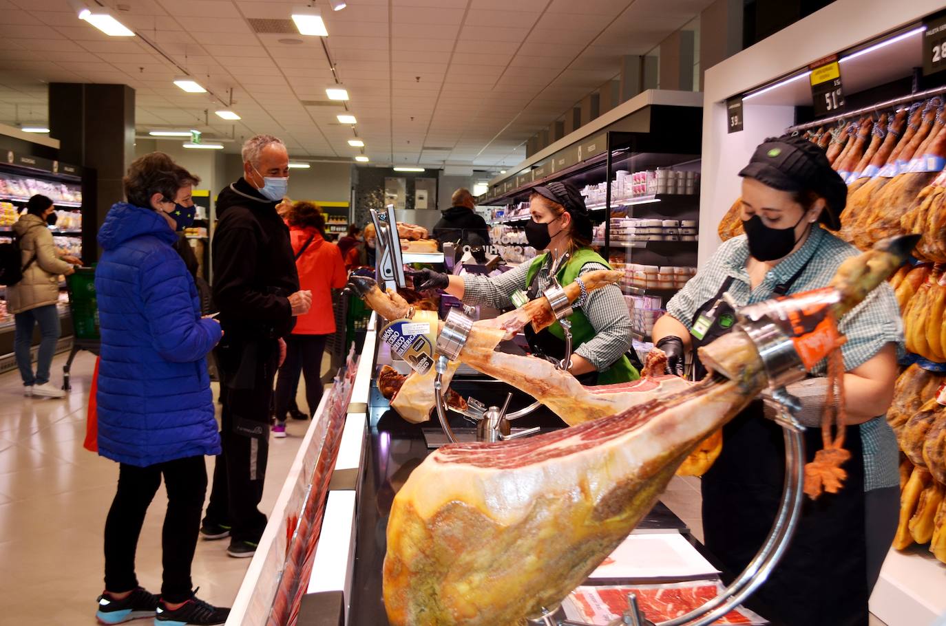 Fotos: Mercadona abre en el centro comercial ARCCA