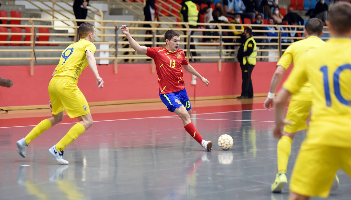 La selección de fútbol sala se ha impuesto en un partido de preparación disputado en la capital riojana