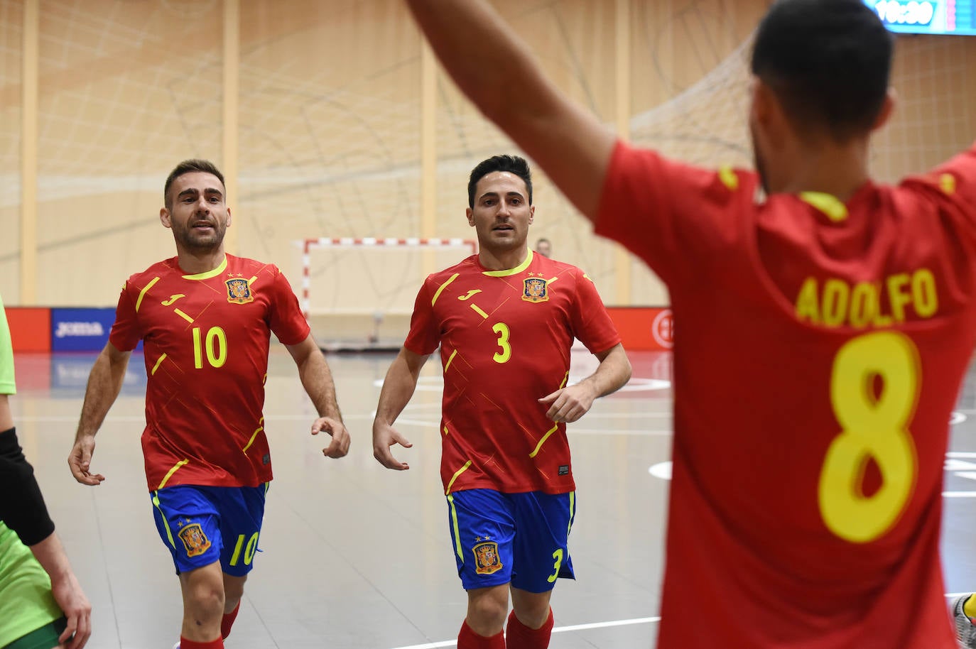 La selección de fútbol sala se ha impuesto en un partido de preparación disputado en la capital riojana