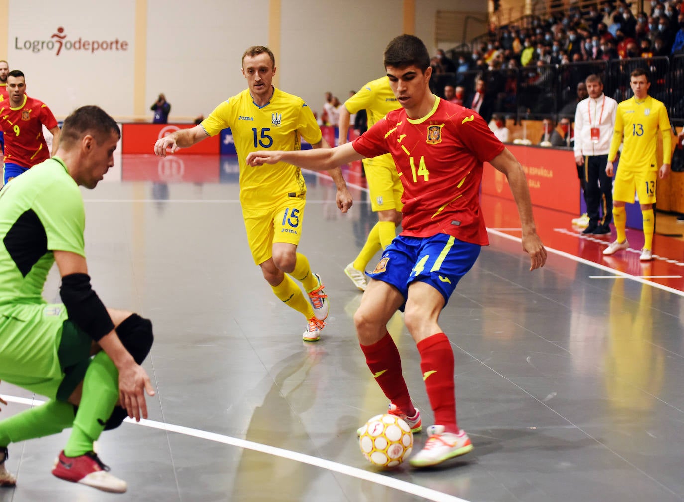 La selección de fútbol sala se ha impuesto en un partido de preparación disputado en la capital riojana