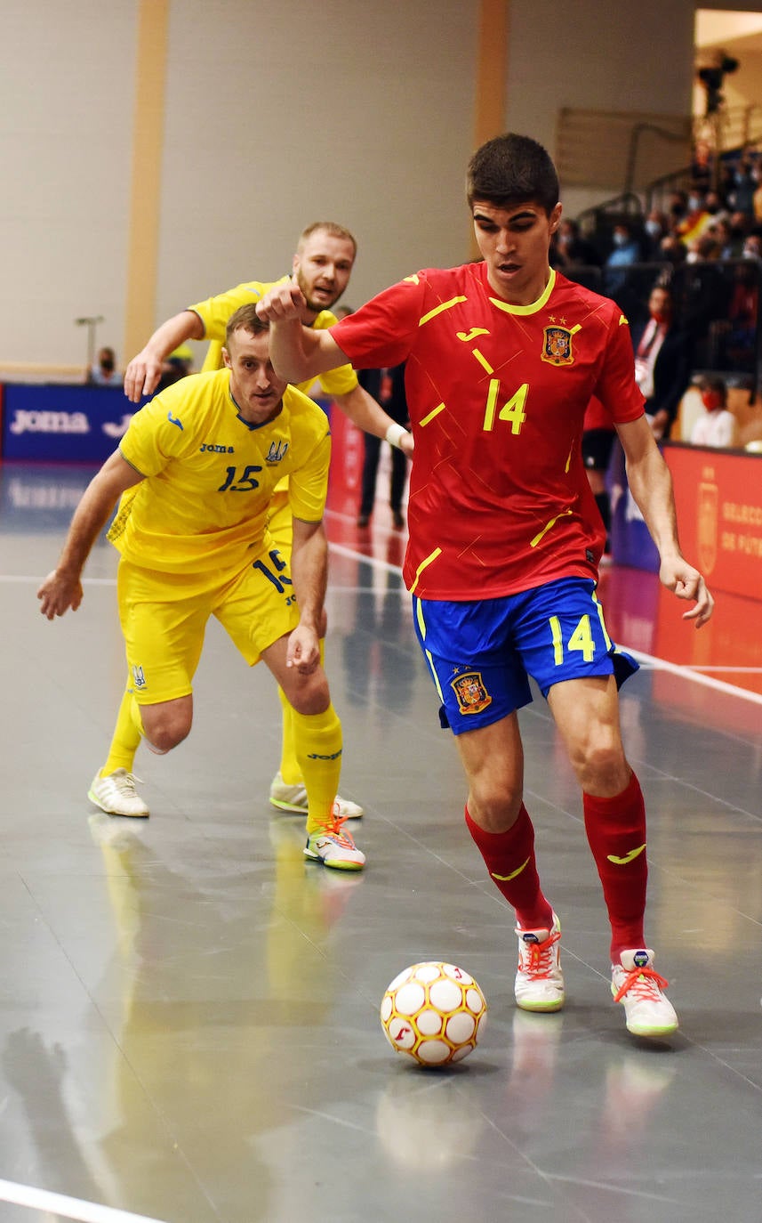 La selección de fútbol sala se ha impuesto en un partido de preparación disputado en la capital riojana