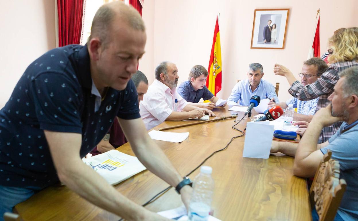 Óscar Martínez de Nalda, durante el pleno de la moción de censura en el que perdió la alcaldía. 