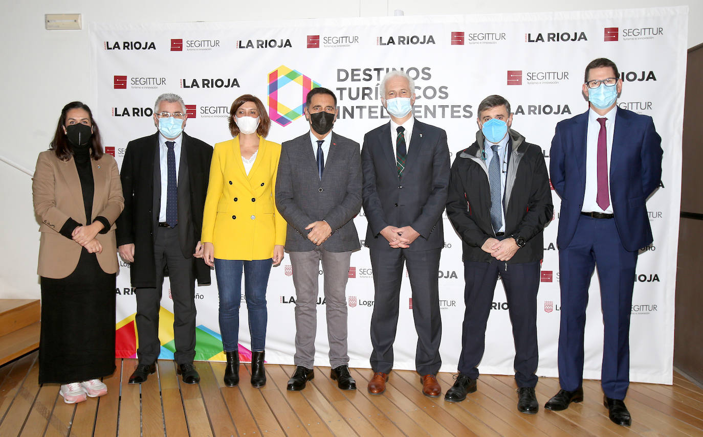 Jornada 'Destinos turísticos inteligentes', organizado por SEGITTUR (Sociedad Estatal de la Innovación y las Tecnologías Turísticas) y Diario La Rioja y con el patrocinio del Ayuntamiento de Logroño, que se ha desarrollado en el Espacio Lagares.