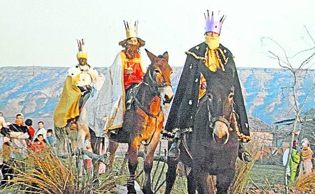 Los Reyes, en el puente, camino a Belén. 