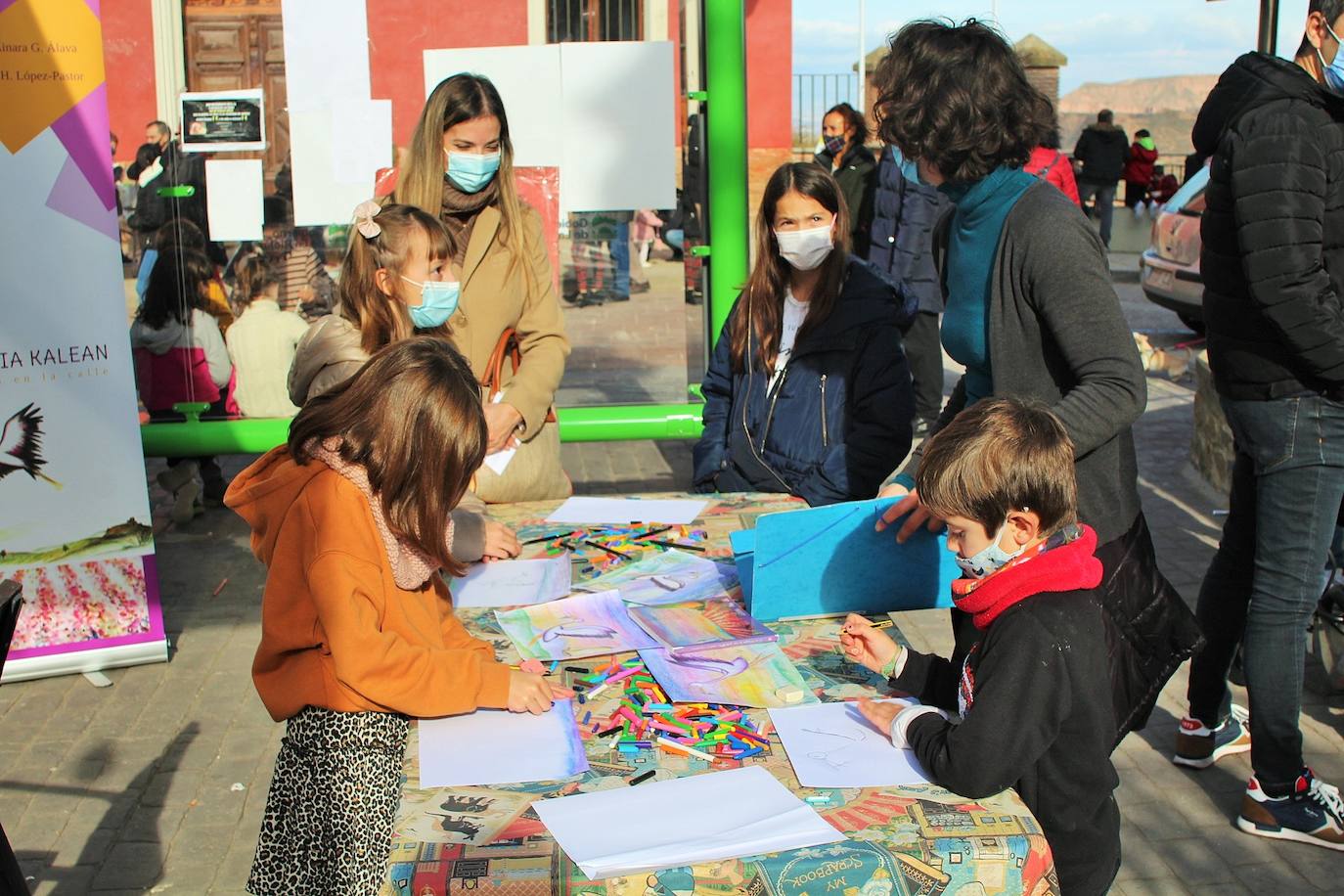 Cientos de niños participaron en diversas actividades para fomentar la literatura infantil y juvenil