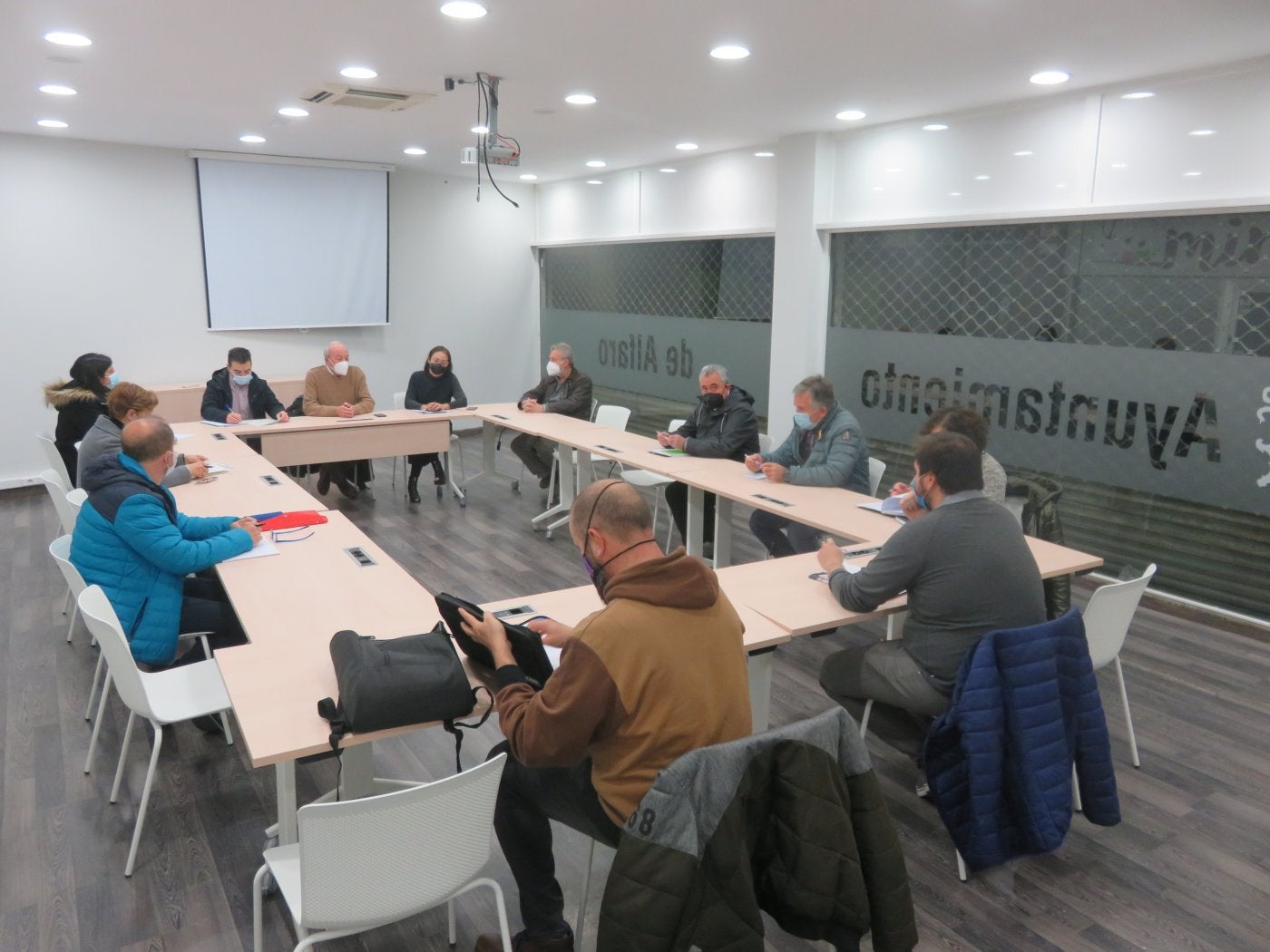 La reunión del consejo local de empleo estrenó el aula polivalente. 