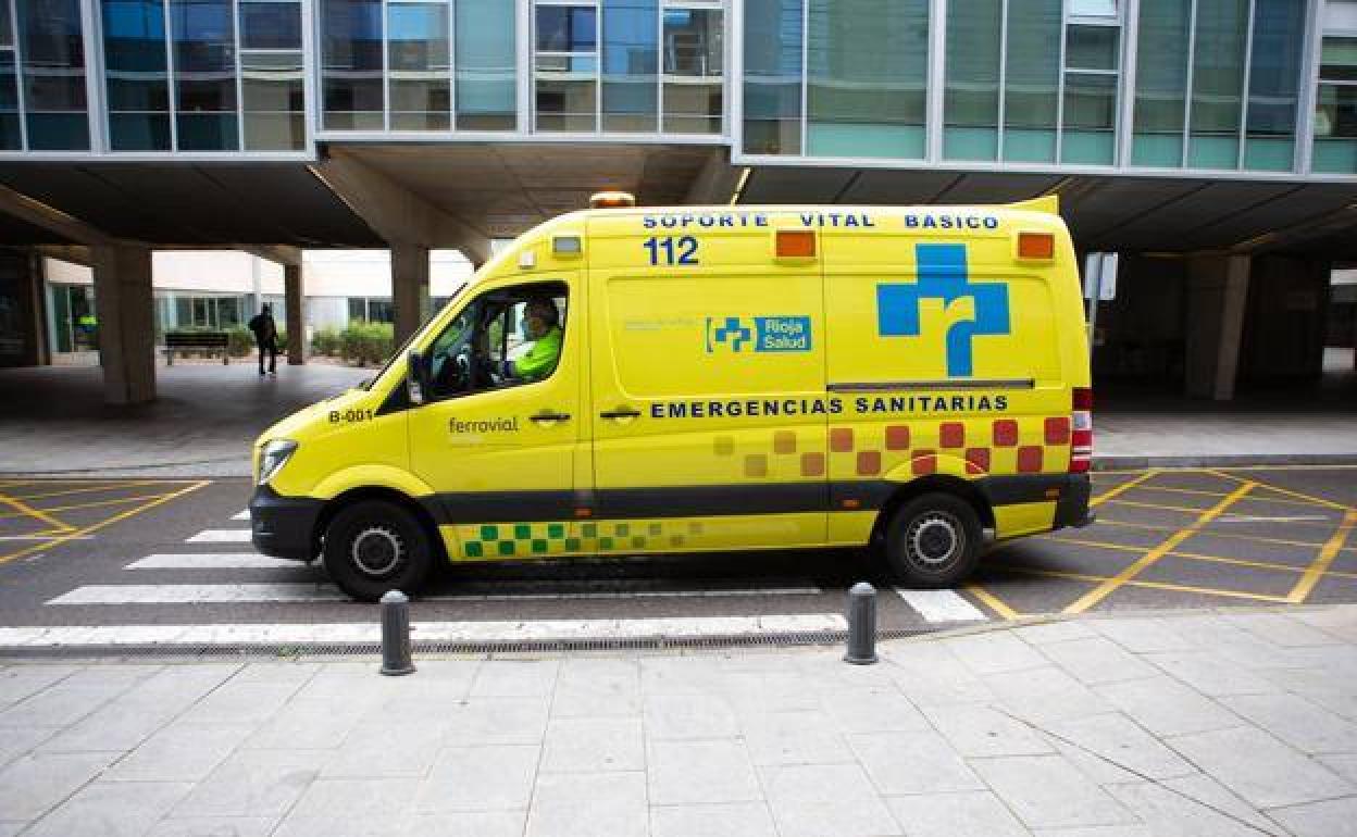 Dos personas trasladadas al San Pedro, una por atropello y la otra por un accidente en moto